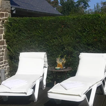 Le Jardin Bed and Breakfast Isigny-le-Buat